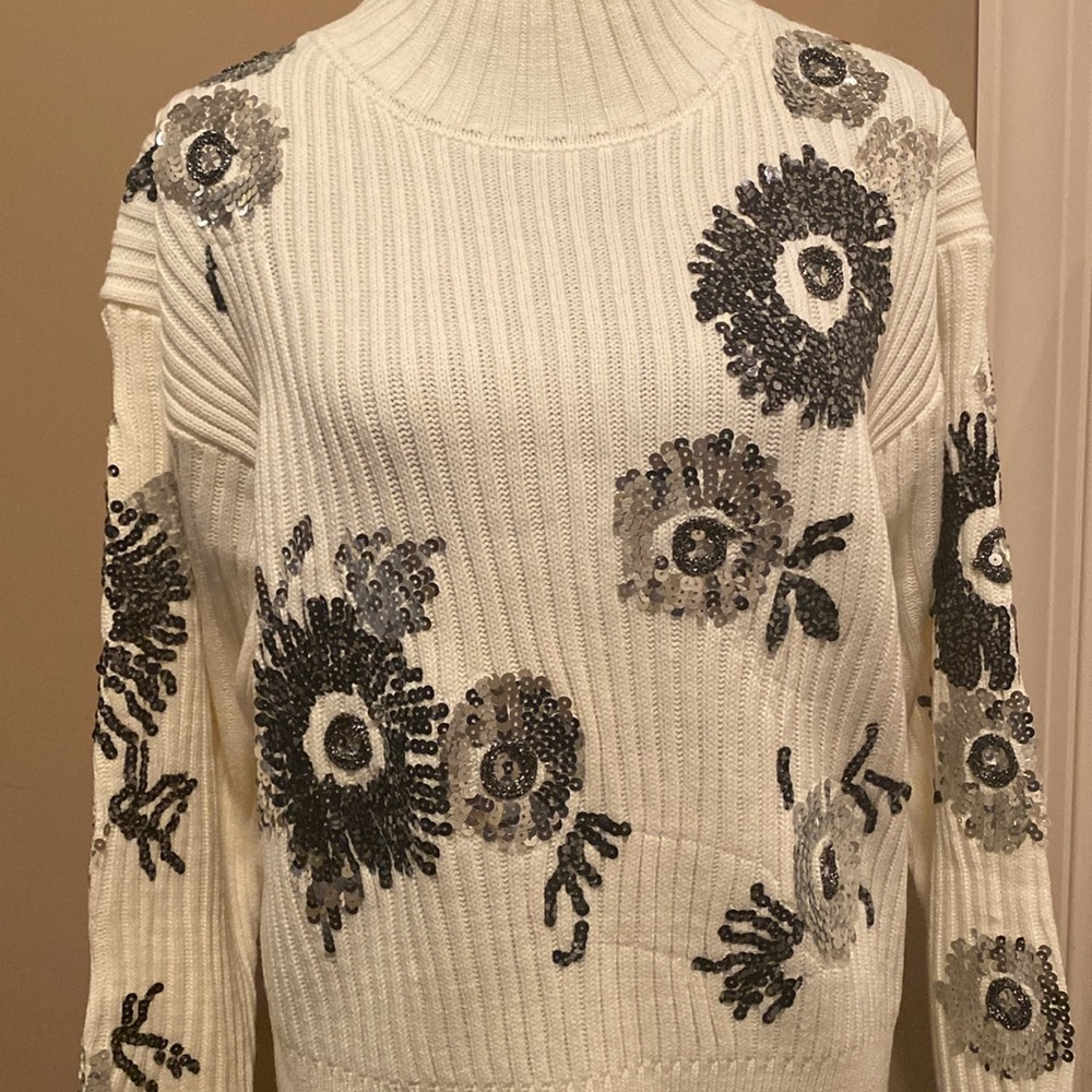 Sweater - Picture 5 of 5